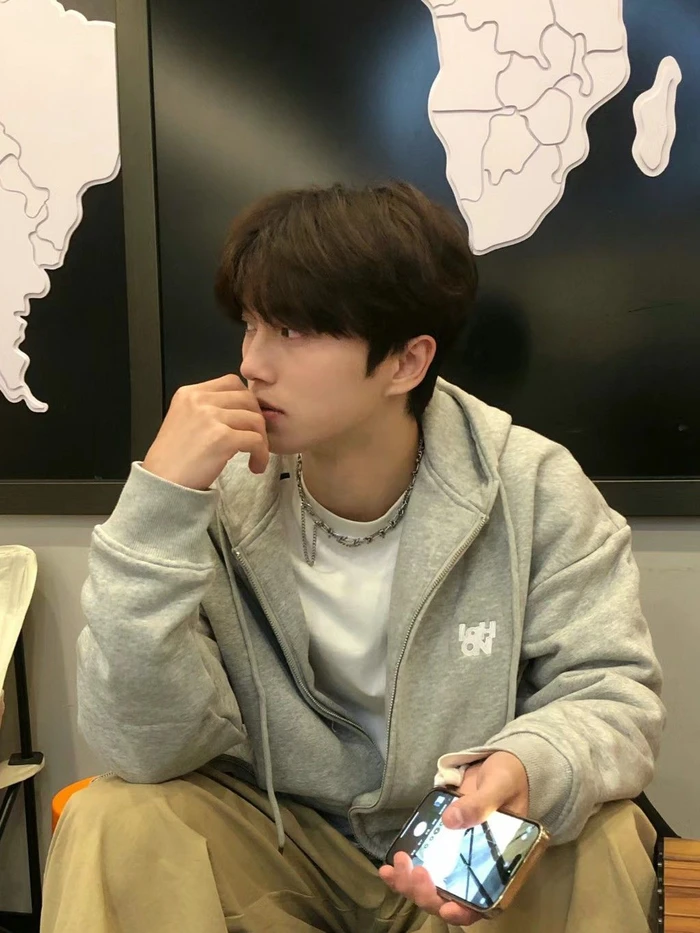 trai dep 2k12 dang yeu trong lop