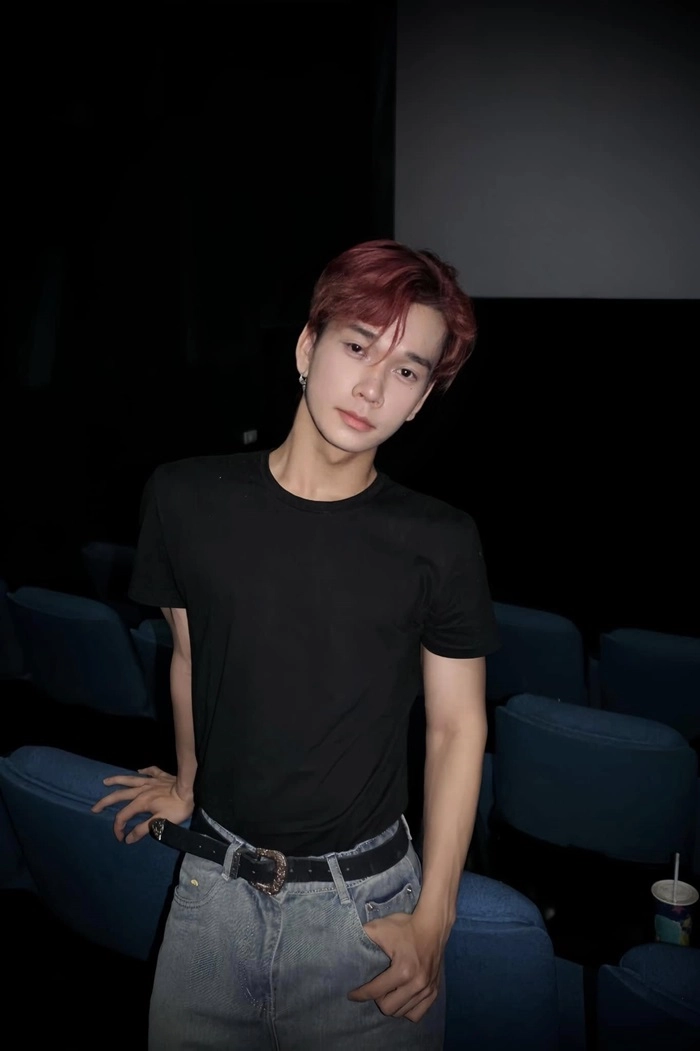 trai đẹp 2k7 đi xem phim