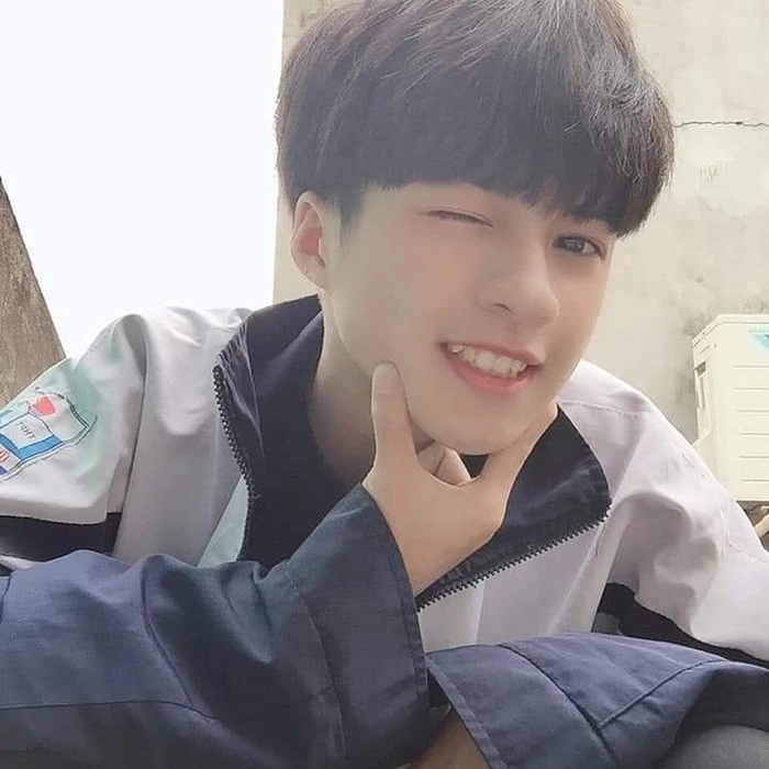 trai đẹp 2k7 mặc đồng phục