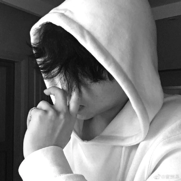 trai đẹp che mặt phong cách