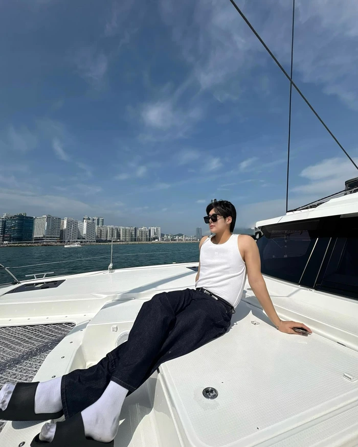 trai dep han lanh lung