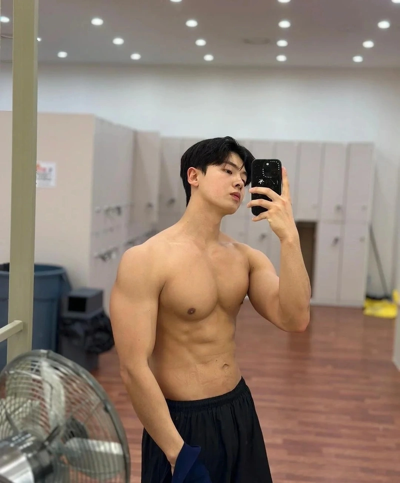 trai đẹp hàn quốc 6 múi