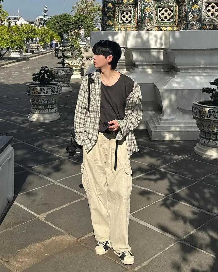 trai đẹp hàn quốc lạnh lùng thu hút