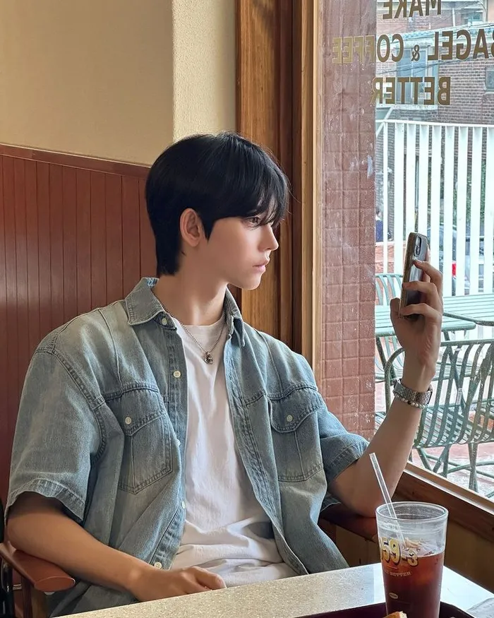 trai đẹp hàn quốc phong thái lạnh lùng