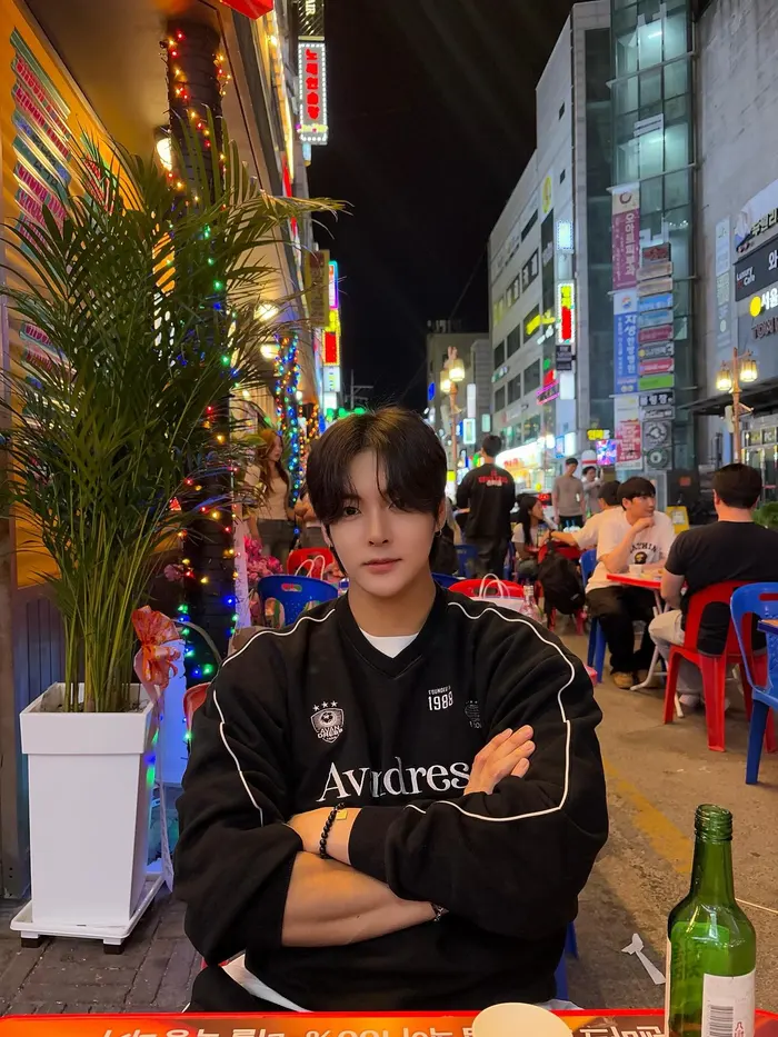 trai dep han trong studio