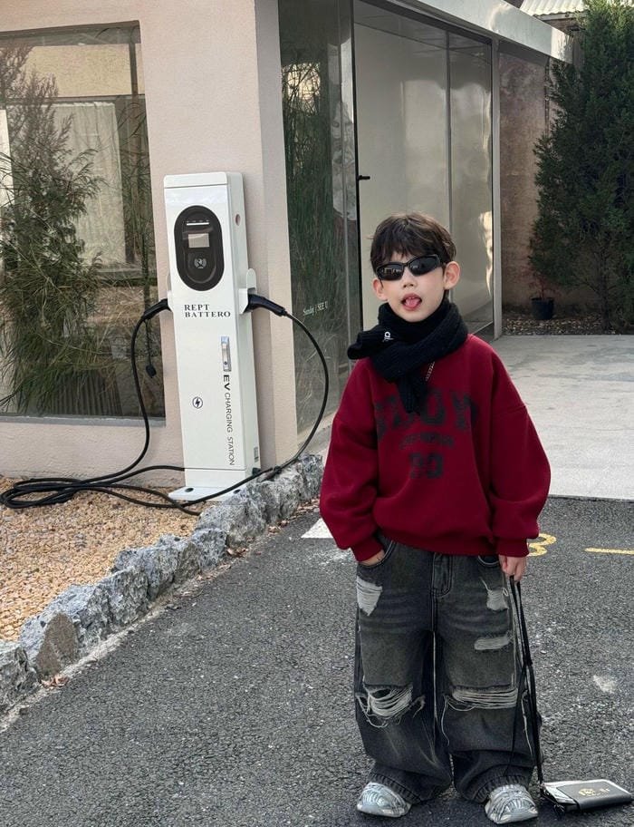 ảnh em bé đẹp trai làm hình nền