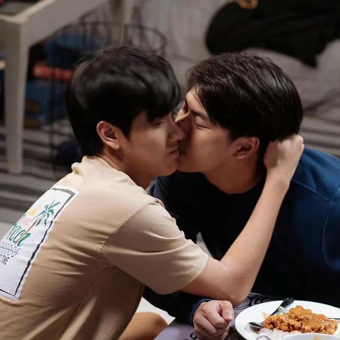 ảnh hôn nam giới