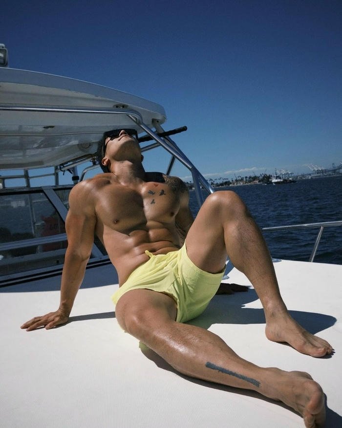 ảnh trai đẹp làm hình nền