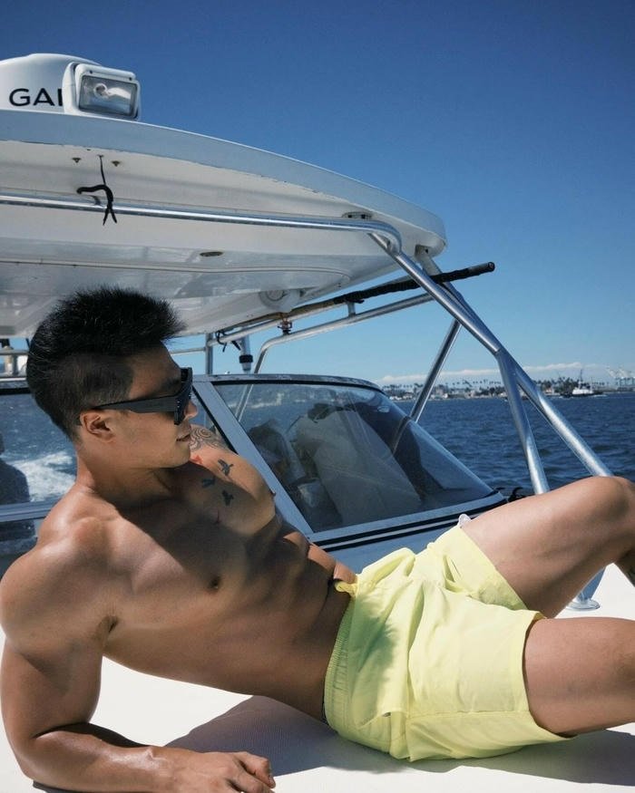 ảnh trai năng lượng