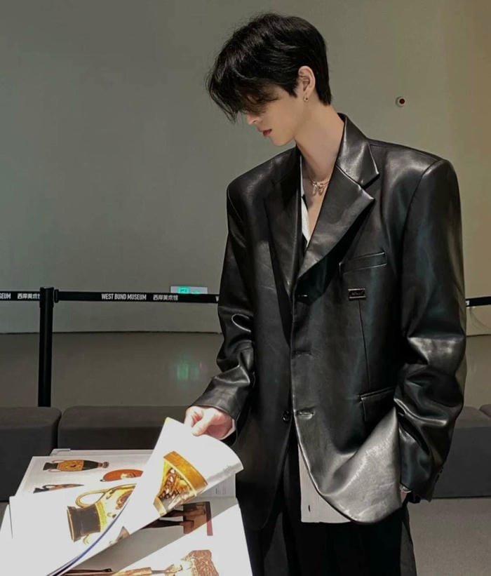 chan dung giau mat nam