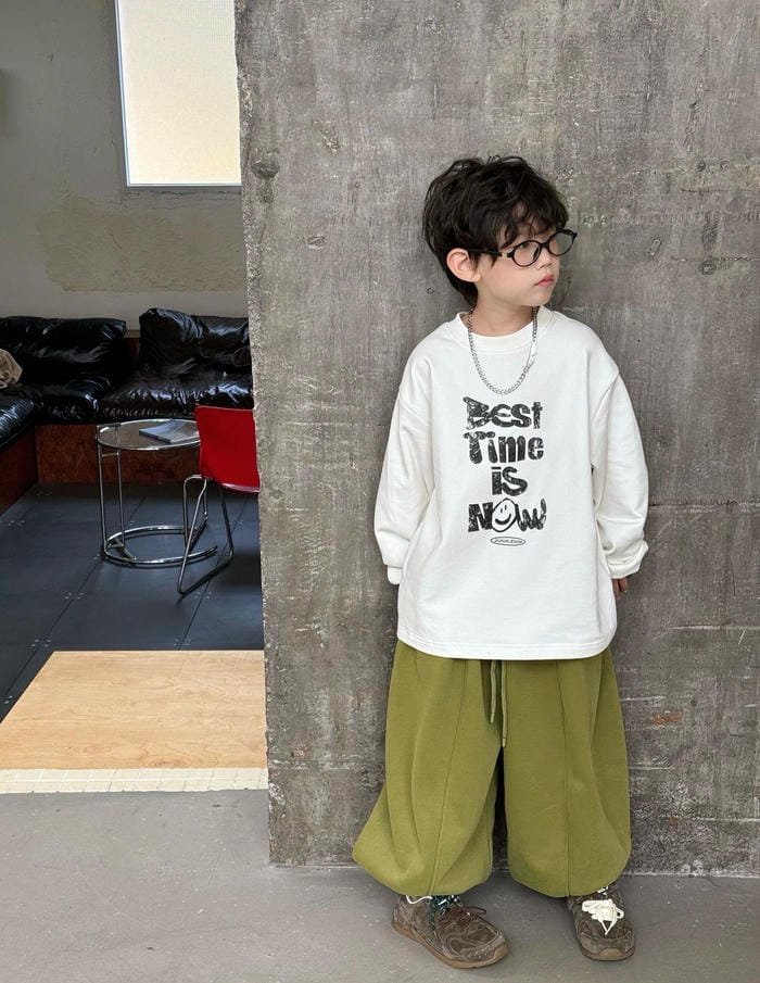 em bé đẹp trai mắt to