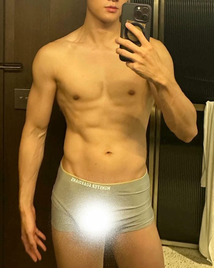 hinh ảnh trai đẹp 6 múi che đi nhan sắc