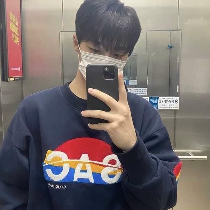 hình ảnh trai đẹp giấu mặt