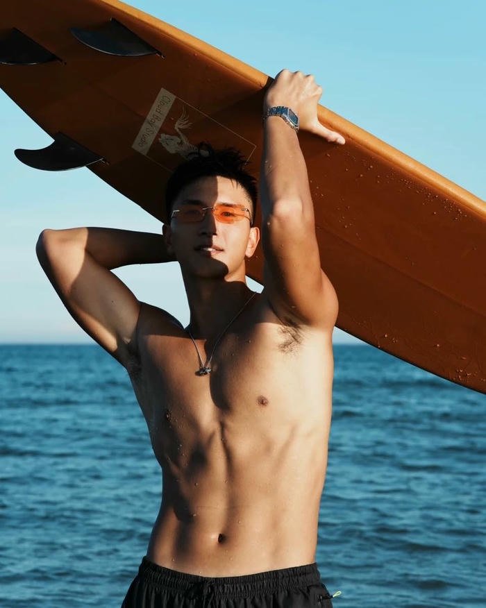 hình trai 6 múi thời thượng