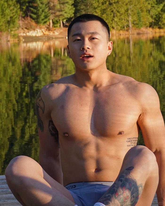 hình trai đẹp 6 múi trẻ trung