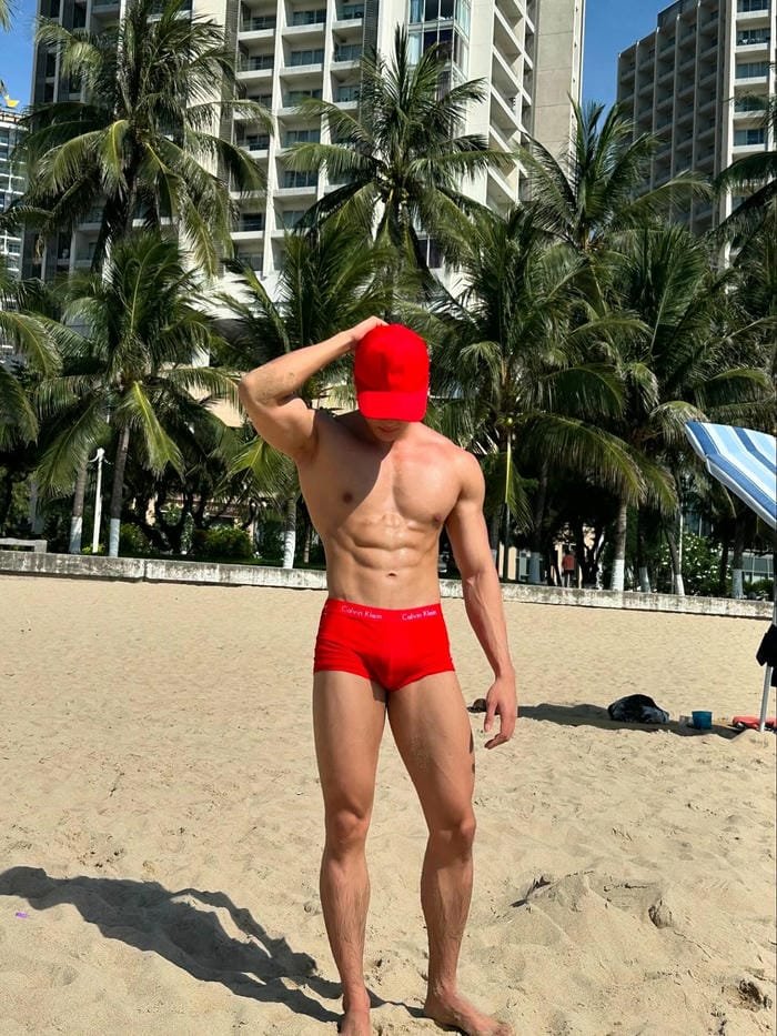 hình trai đẹp body tự tin