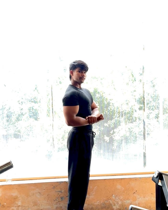 hình trai đẹp campuchia thanh lịch