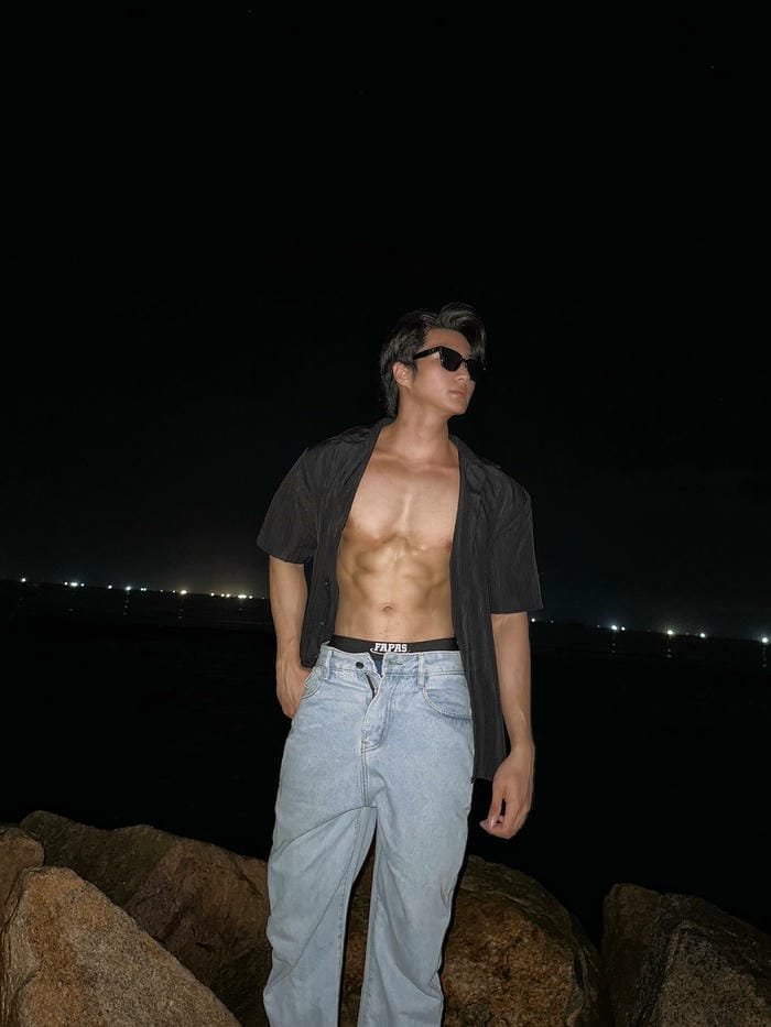 idol hàn quốc 6 múi