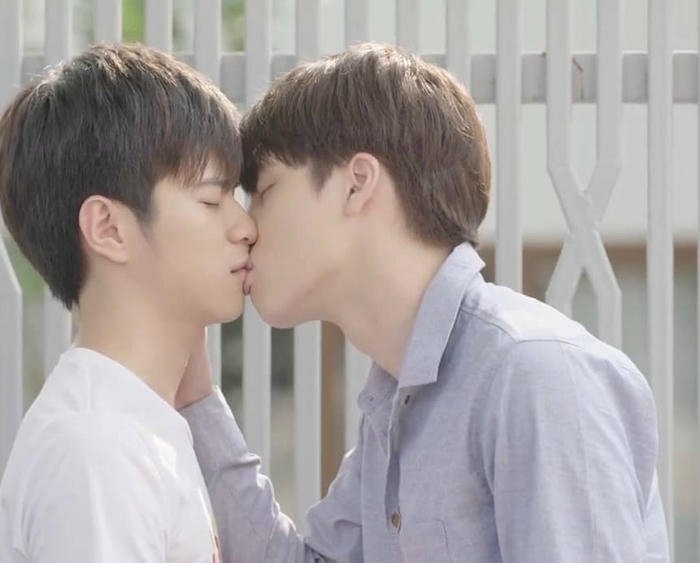 nụ hôn trai đẹp