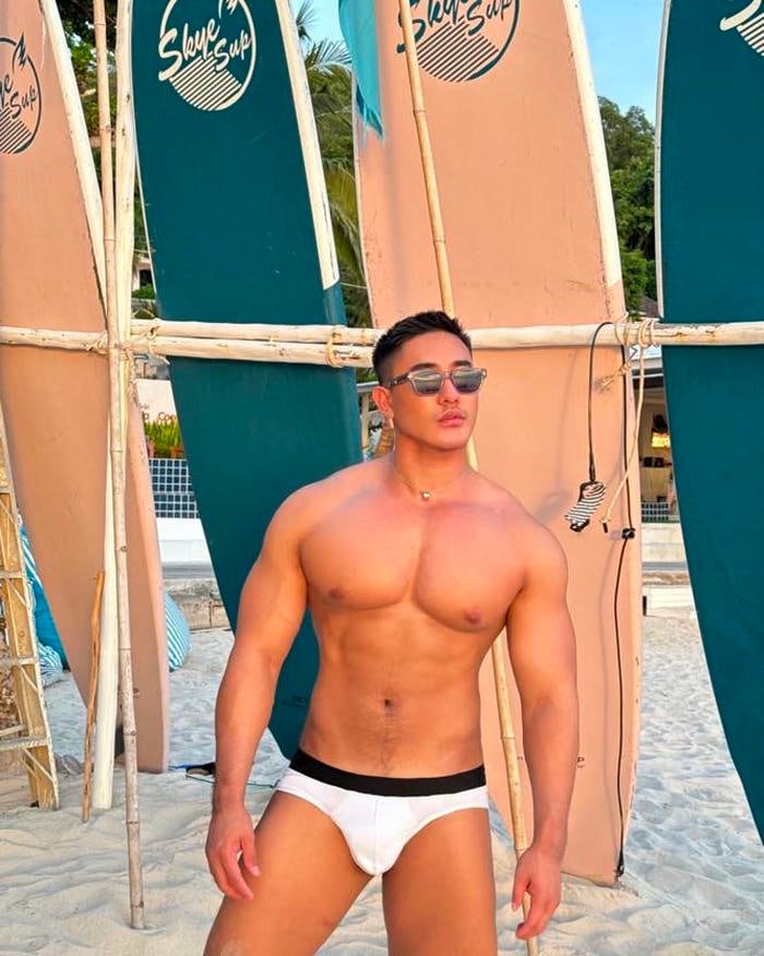 trai 6 múi tự tin