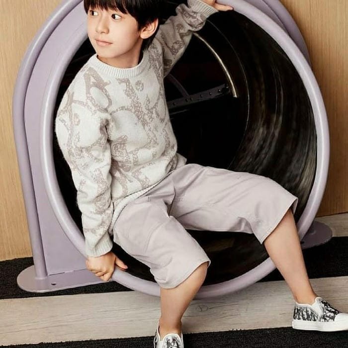 trai dep 10 tuoi ngoai troi