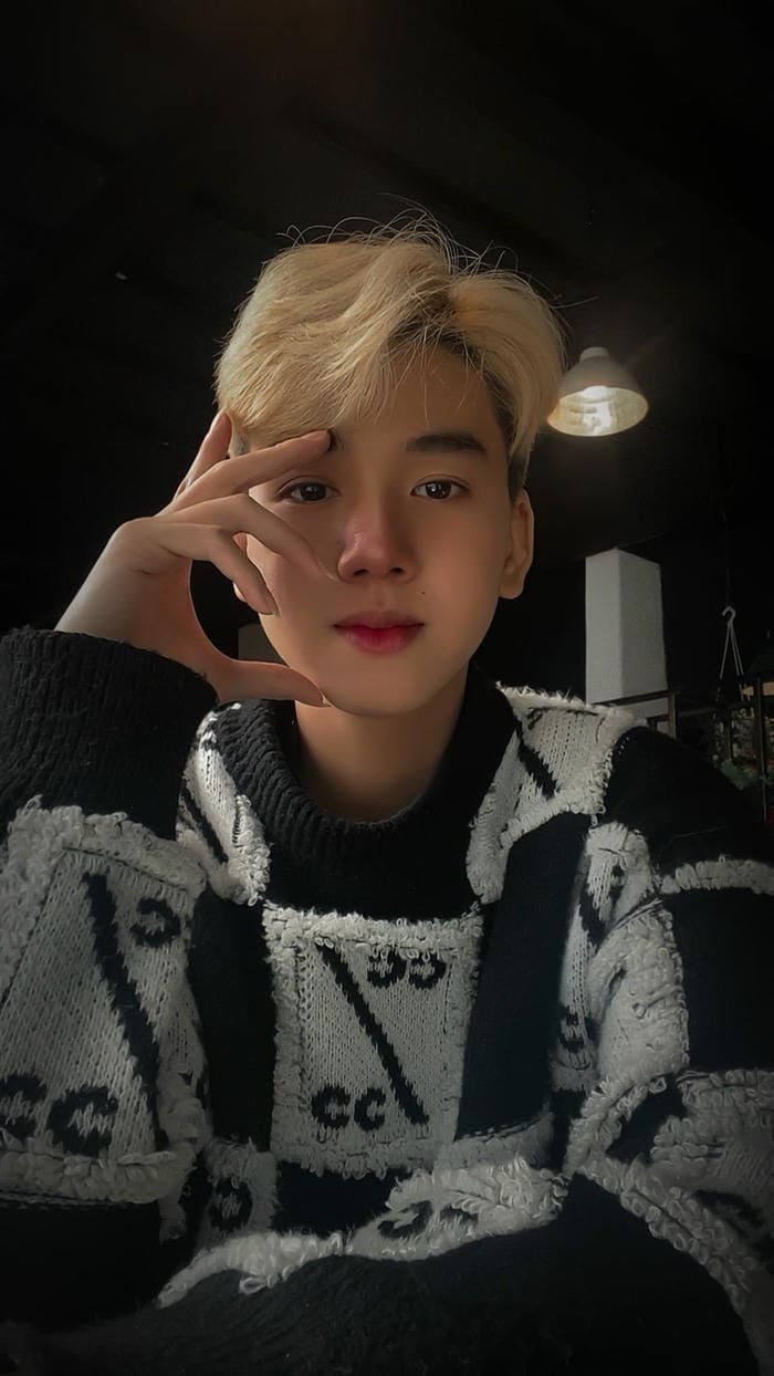 trai đẹp 2k10 đeo kính