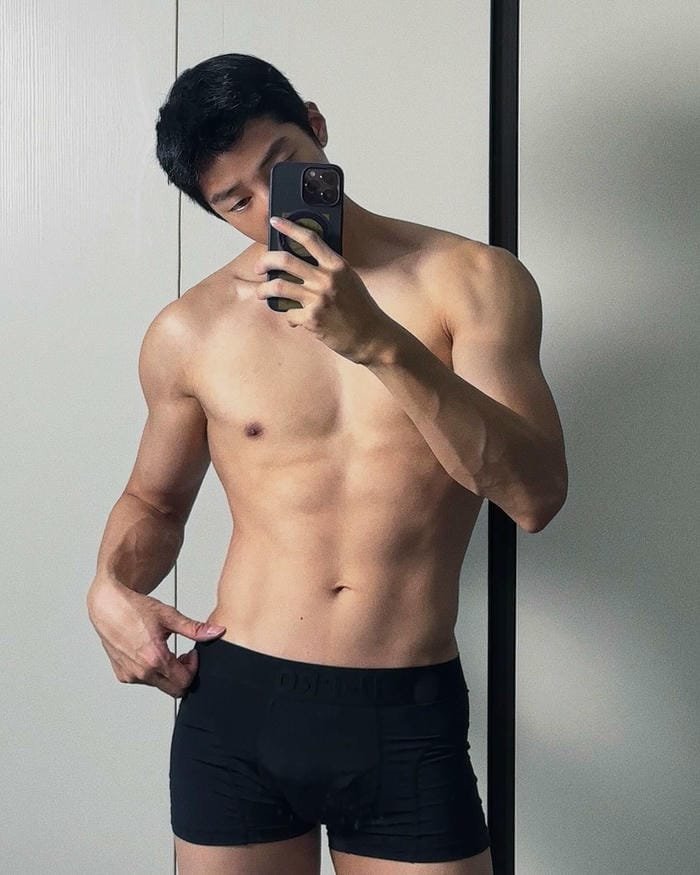 trai đẹp 6 múi bí ẩn và cuốn hút