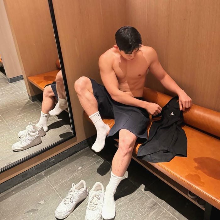 trai đẹp 6 múi thần bí