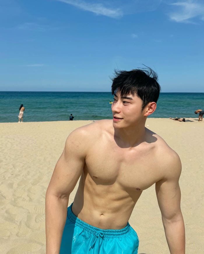 trai đẹp cơ bắp khoe thân