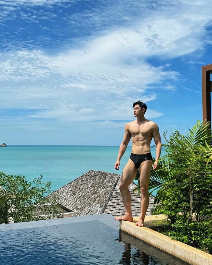 trai đẹp cơ bắp trẻ trung