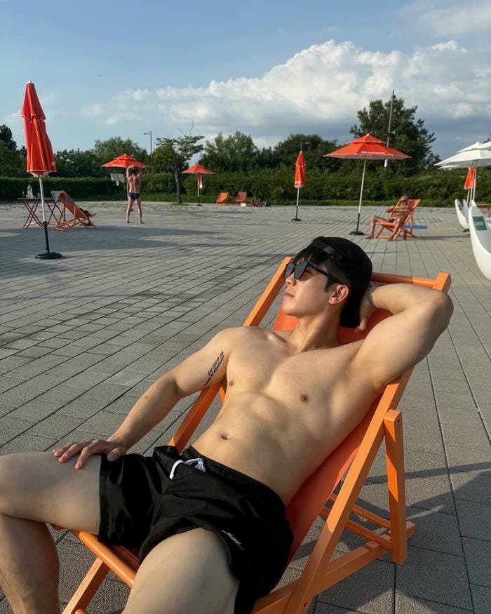 trai đẹp hàn quốc 6 múi trẻ trung