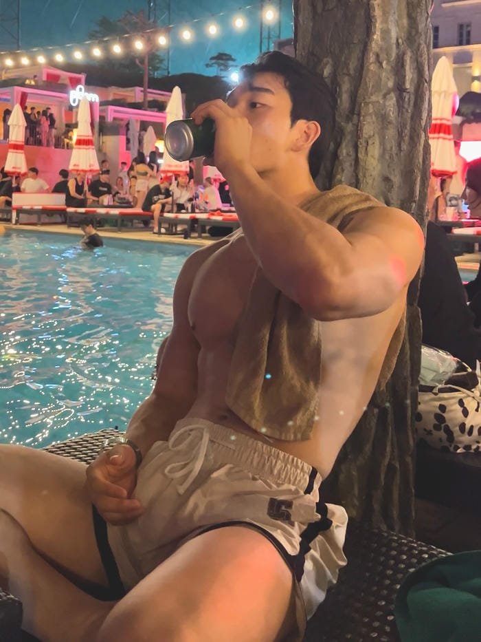 trai đẹp hàn quốc body săn chắc