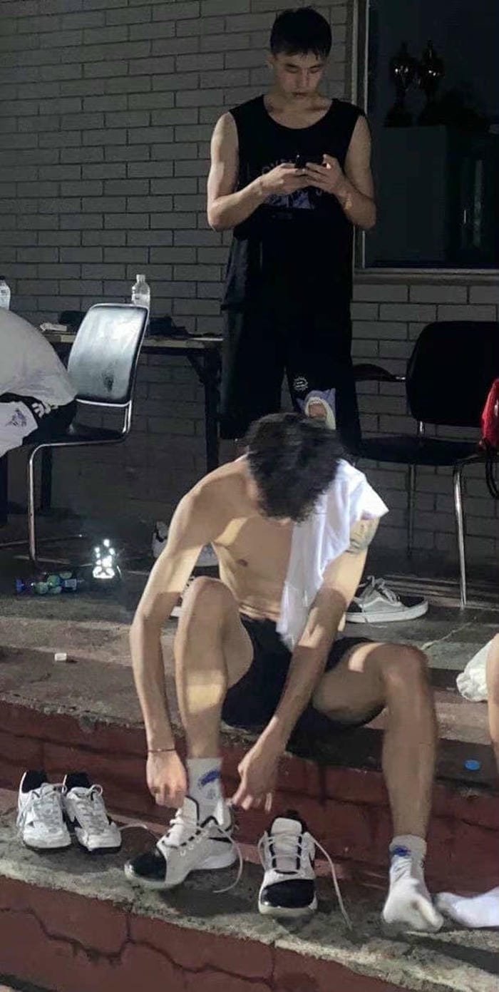 trai dep khuon mat khuat