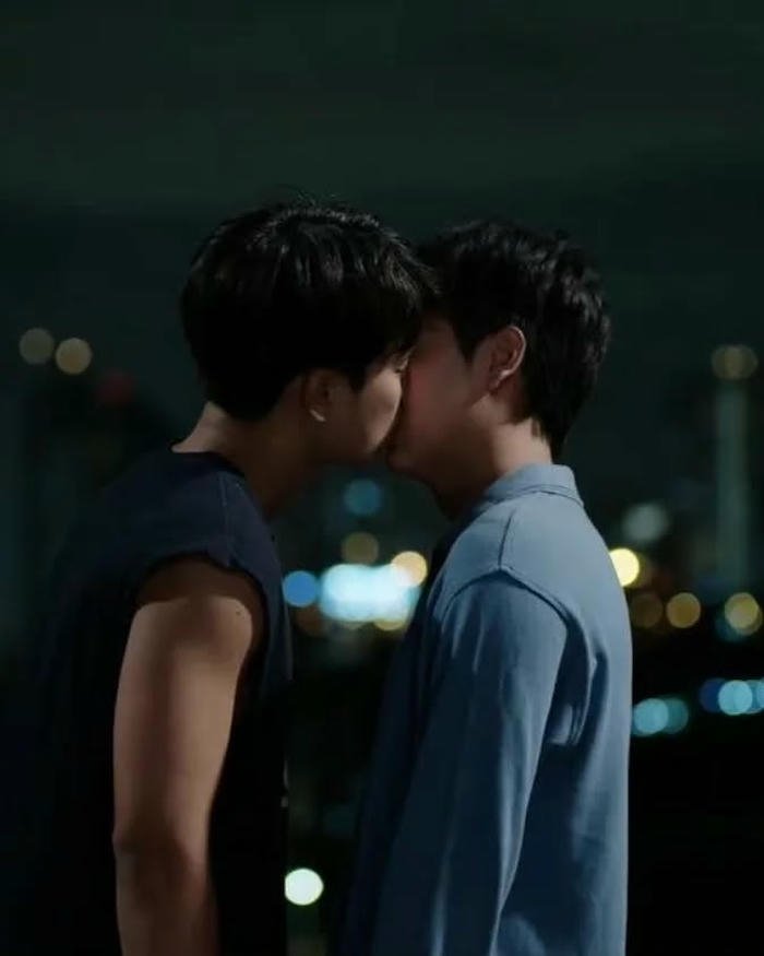 trai đẹp ôm hôn