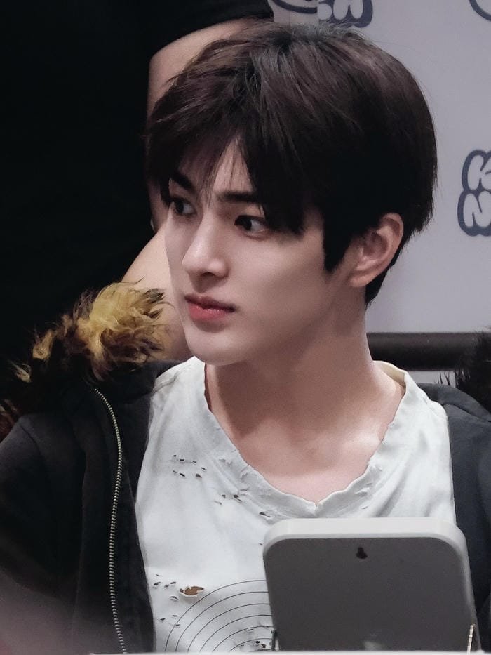 trai đẹp tuổi thanh niên 2k7