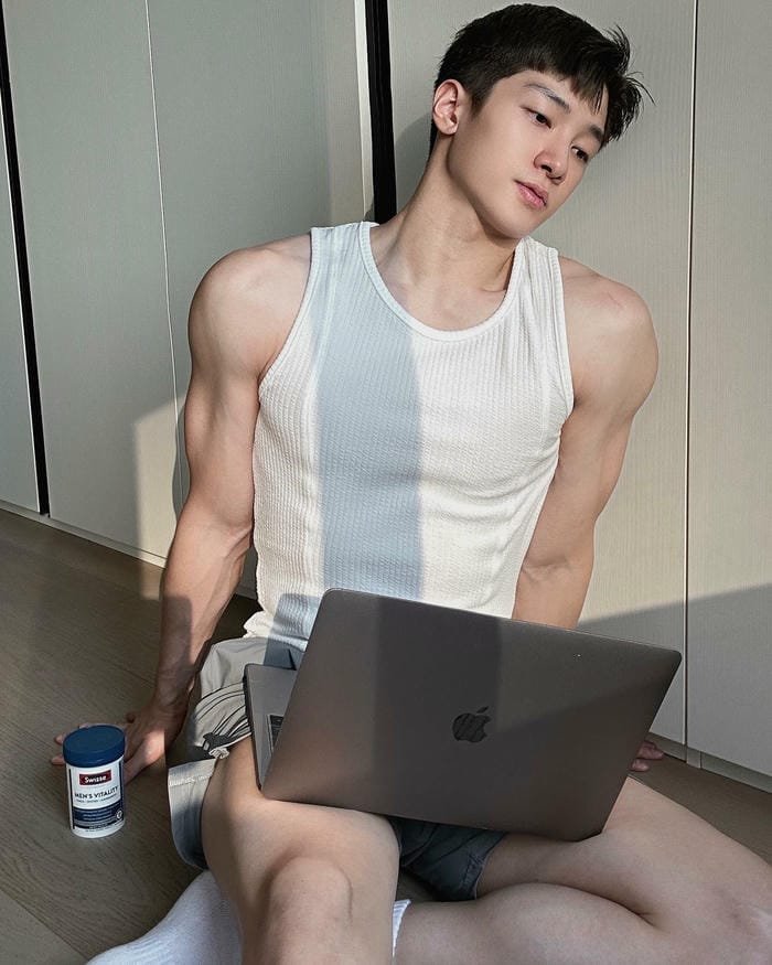 trai đẹp tuổi thanh niên 2k8