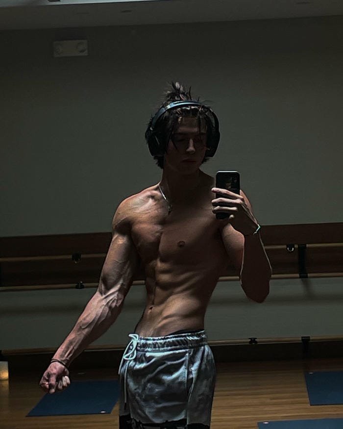 trai đẹp ulzzang 6 múi