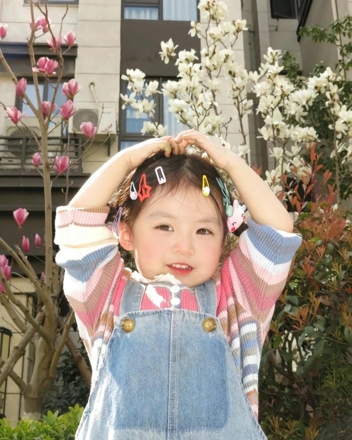 bé gái đặc biệt