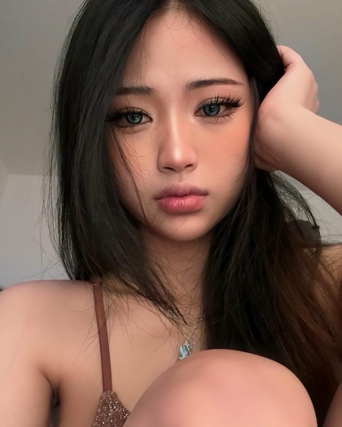 em gái 2k10 khí chất đẹp