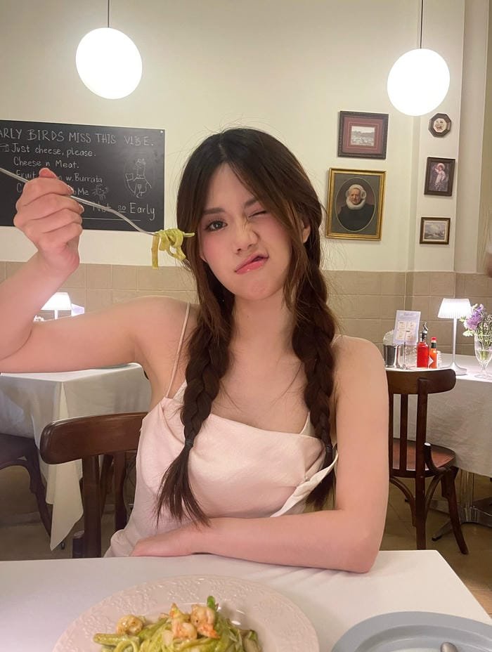 gái mạng cute cá tính