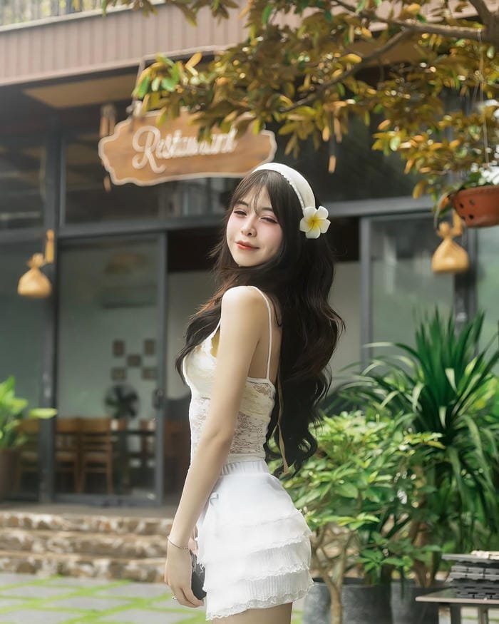 gái mạng cute trẻ trung