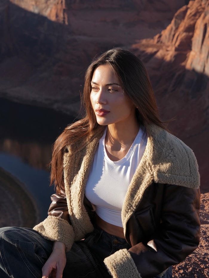 gái tây tối giản