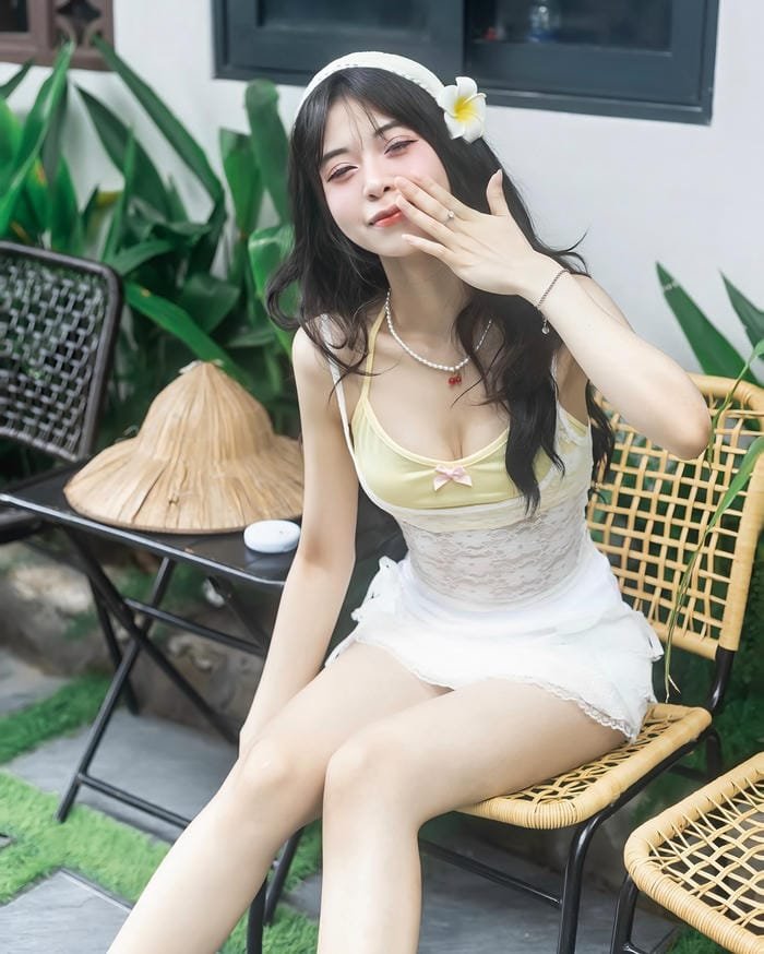 gái xinh TikTok cá tính