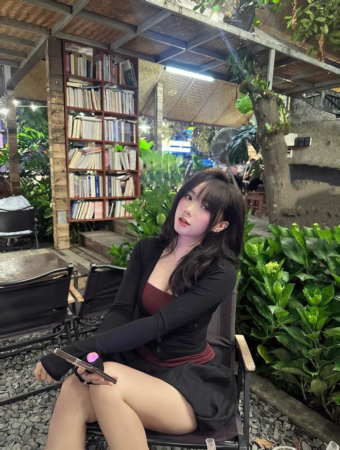 gái xinh TikTok hoàn hảo