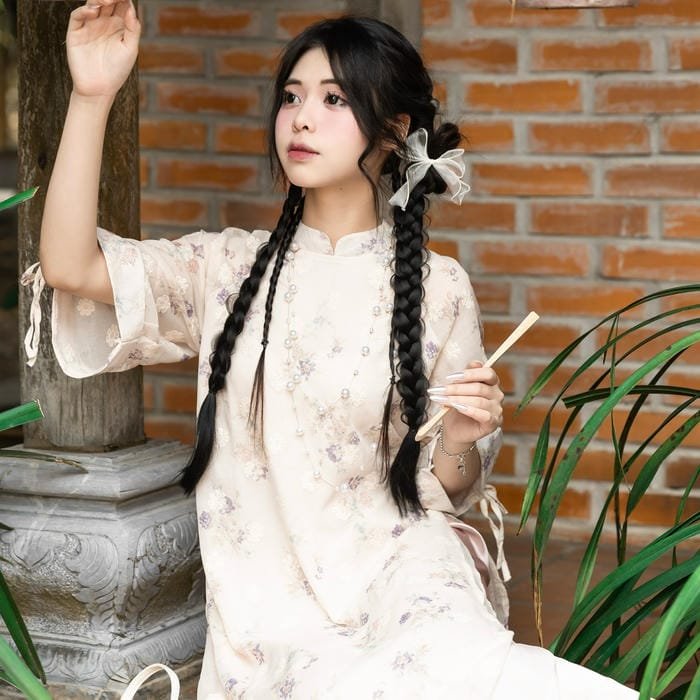 gái xinh áo dài tết rực rỡ