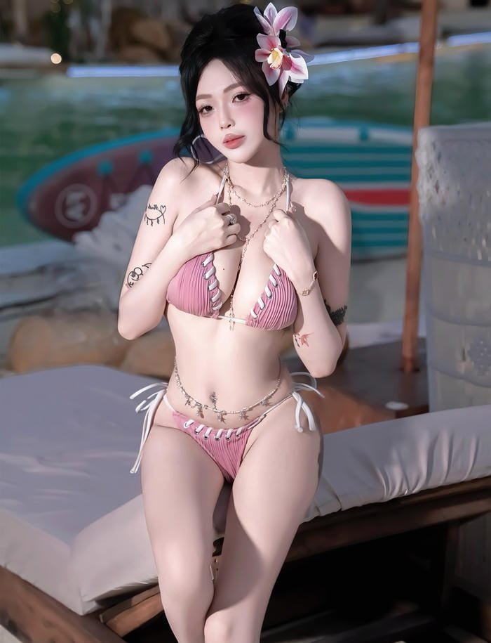 gái xinh bikini biển thẩm mỹ