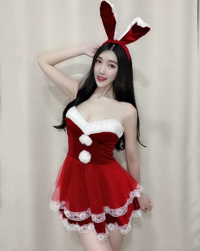gái xinh cosplay thỏ rực rỡ