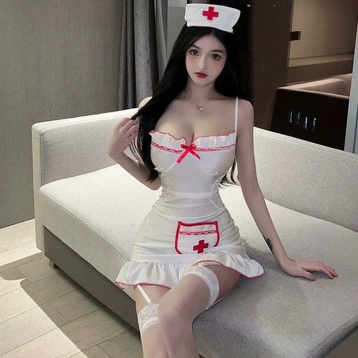 gái xinh cosplay y tá quyến rũ