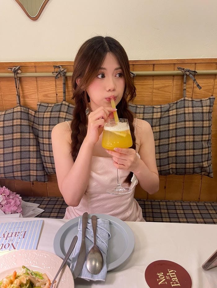 gái xinh cute đơn giản