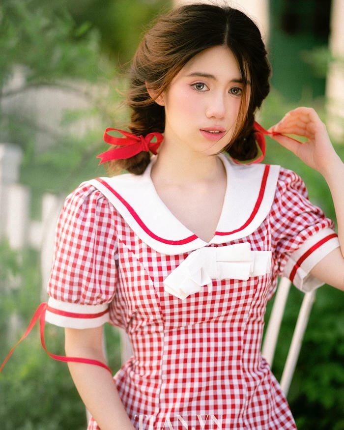 gái xinh cute tối giản